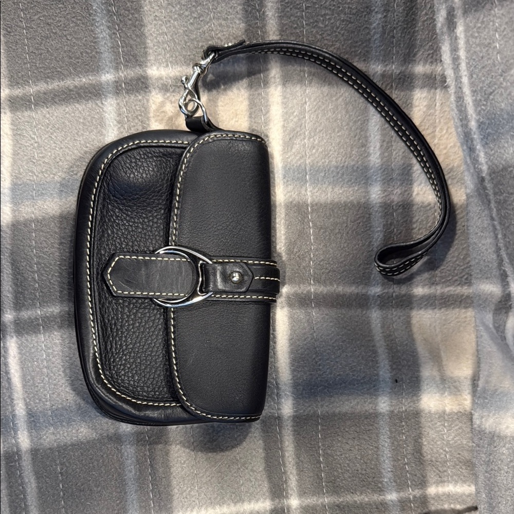 Dooney & Bourke Black Wristlet Clutch